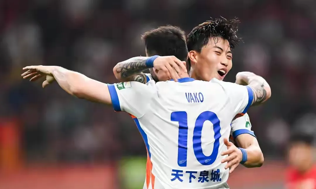 包含山东鲁能主场不敌上海绿地申花，呈现出实力不足的困扰的词条